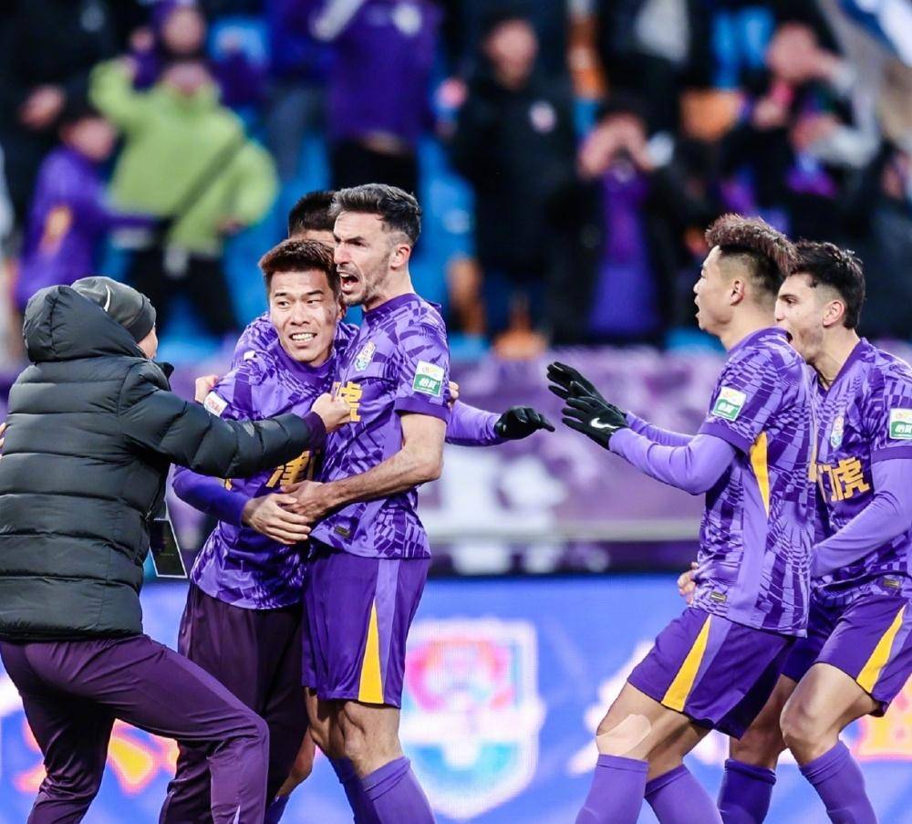 击扬尼斯时 击扬尼斯时